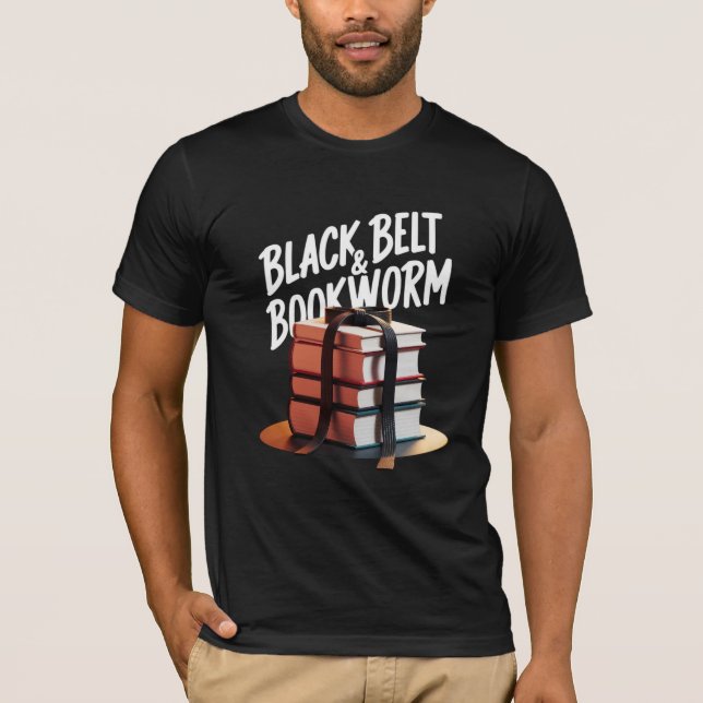 Schwarzer Gürtel & Bookworm T-Shirt (Vorderseite)