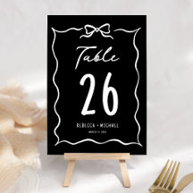 Schwarzer, handgezeichneter weißer Bogen Hochzeit