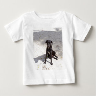 Schwarzer Hund mit bösen Augen Baby T-shirt
