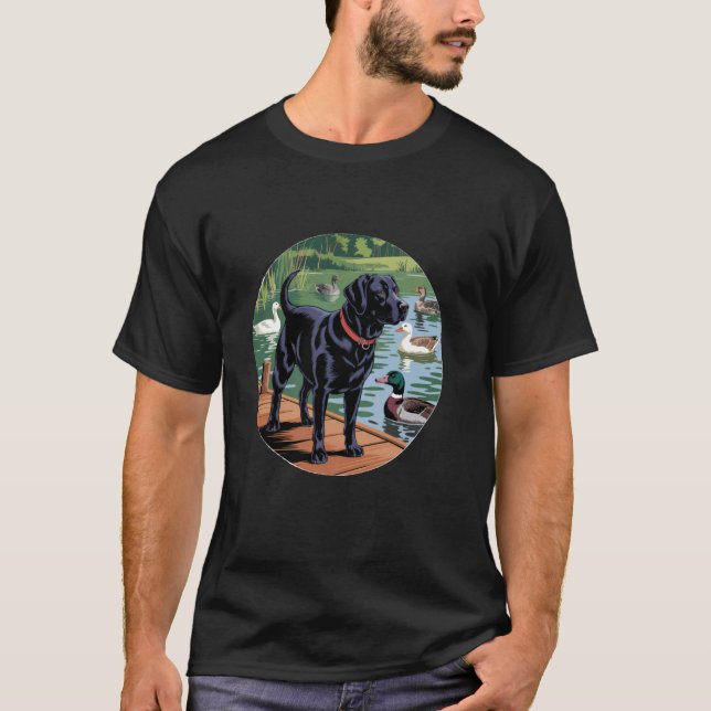 Schwarzer Lab, Labrador-Jagdhund mit Enten und Was T-Shirt (Vorderseite)