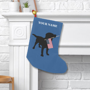 Schwarzer Labrador-Hund mit amerikanischer Flagge Kleiner Weihnachtsstrumpf