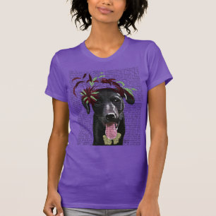 Schwarzer Labrador mit grünem Faszinator T-Shirt