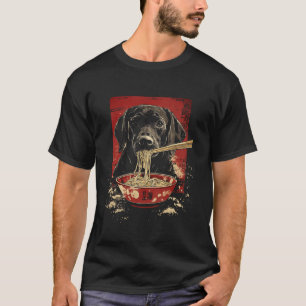 Schwarzer Labrador Retriever Hund isst Ramen-Nudel T-Shirt