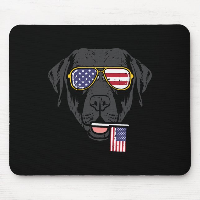 Schwarzer Labrador US-Flag Sungles 4. Juli Patriot Mousepad (Vorne)