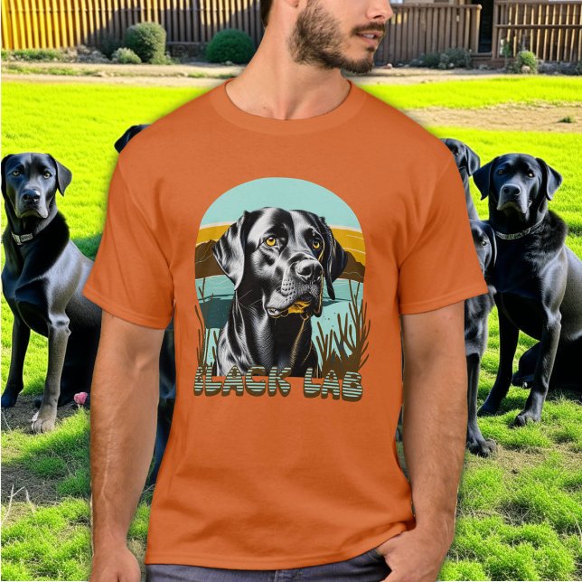 Schwarzer Labrador Vintager Text T-Shirt (Von Creator hochgeladen)