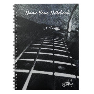 Schwarzer lederner Grunge-Bass-Gitarre Notizblock