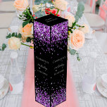 Schwarzer lila Glitzer Eleganter Geburtstag Weinbox<br><div class="desc">Ein klassischer schwarzer Hintergrund. Dekoriert mit lila Imitat Glitzer. Personalisieren Sie den Namen,  das Alter und das Datum und fügen Sie ihn hinzu.</div>