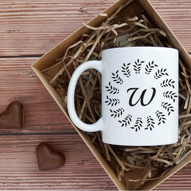Schwarzer Lorbeerkranz monogrammiert Kaffeetasse (Von Creator hochgeladen)