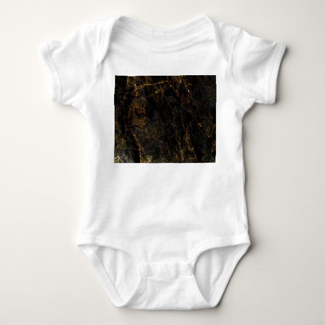 Schwarzer Marmor, goldene Adern, Textur. Baby Strampler (Vorderseite)