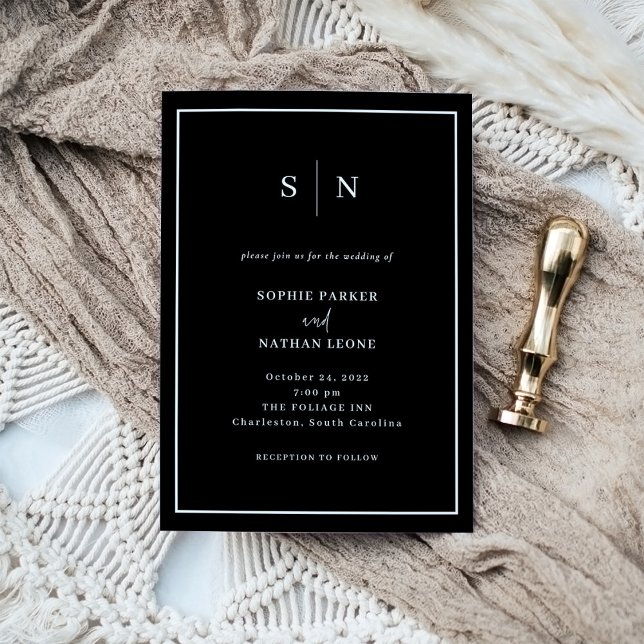 Schwarzer Minimal und Chic | White Border Wedding Einladung (A modern and elegant wedding invitation in dark black with your monogram)