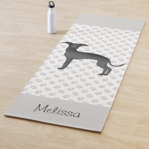 Schwarzer Niedlicher Grauhund mit Individuelle Nam Yogamatte