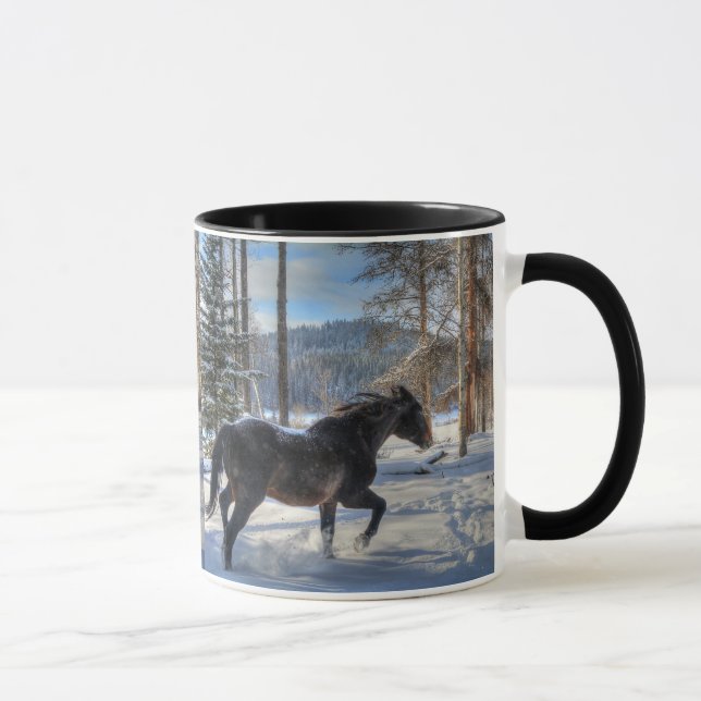 Schwarzer Percheron im Winter - Schnee und Wald Tasse (Rechts)