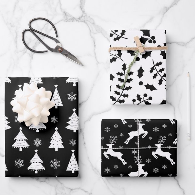 Schwarzer Rentier, Weihnachtsbaum und Holly-Muster Geschenkpapier Set (Vorderseite)