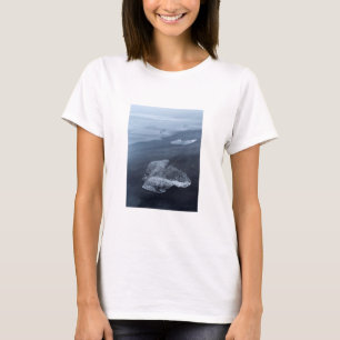 Schwarzer Sandstrand und Eis, Island T-Shirt