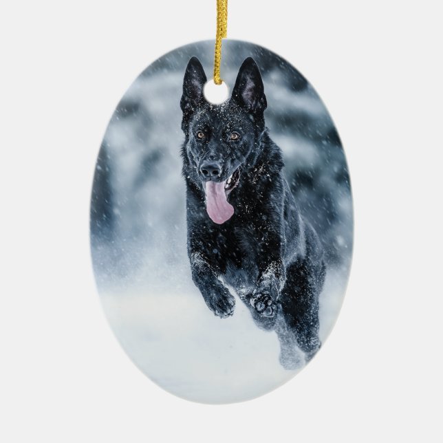 Schwarzer Schäfer im Schnee Keramik Ornament (Vorne)
