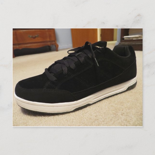 Schwarzer Skateboardschuh Postkarte (Vorderseite)