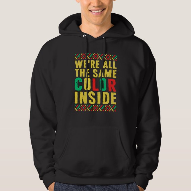 Schwarzer Stolz sind wir alle gleich farbig innen Hoodie (Vorderseite)
