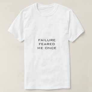 Schwarzer T - Shirt-Text-FEHLERHAFTUNG IN Weiß GEF T-Shirt