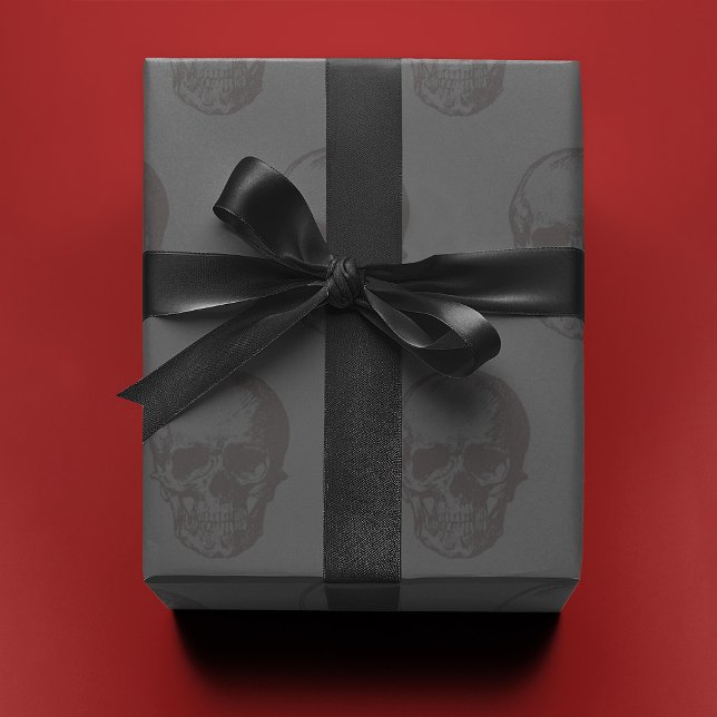 Schwarzer Totenkopf auf Grau |  Geschenkpapier (A very subtle and spooky gift wrap for any occasion.)