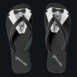 Schwarzer Tuxedo drehen Flip Flops<br><div class="desc">Die perfekte Touch zu Ihrem Strand oder zu Poolsidehochzeit. Schwarzes drehen Reinfälle mit einem formalen Tuxedoschwarzweiss-bild um. Ihr Bräutigam heiratet in der Art mit diesen modernen "Smokings-Flipflop-Sandalen" hinzufügen eine zusammenpassende Hochzeitskleiderart für die Braut! Besichtigen Sie bitte meinen Speicher "das Hungarican Prinzessin ™" bei www.zazzle.com/hungaricanprincess*. Schauen Sie in meiner "umdrehen Reinfall"...</div>