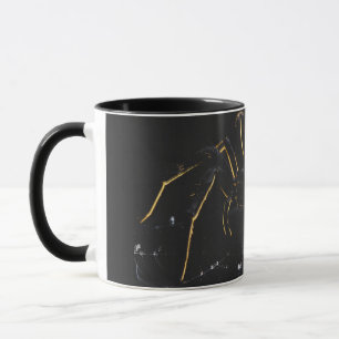 Schwarzer und goldener Becher mit mystischer Spinn Tasse