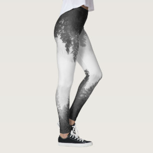 Schwarzer und weißer Nebelwald Leggings