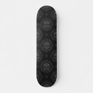 Schwarzer Viktorianischer Gothic-Skull & Monogram- Skateboard