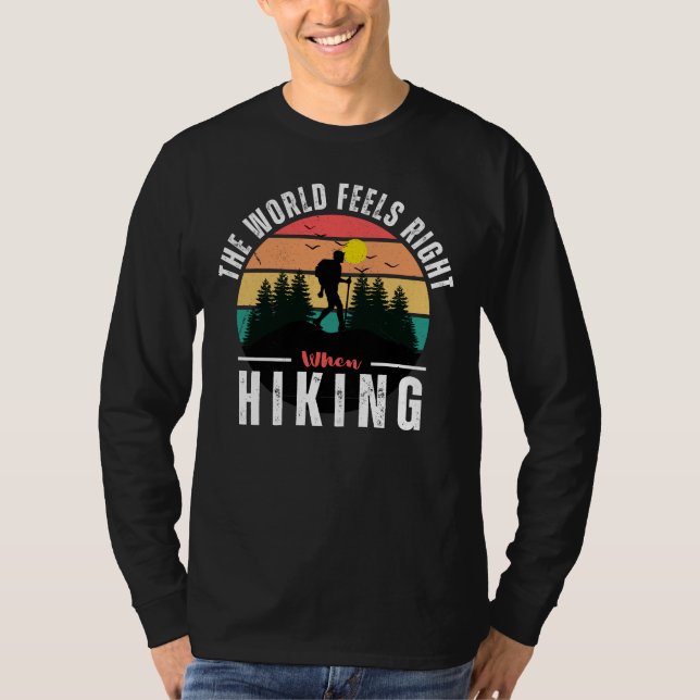 Schwarzer Vintager Retro Wandern Camping Wanderer T-Shirt (Vorderseite)