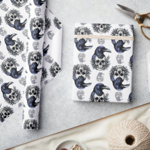 Schwarzer Vogel auf einem Skull-Goth-Muster Geschenkpapier