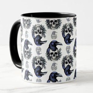 Schwarzer Vogel auf einem Skull-Goth-Muster Tasse
