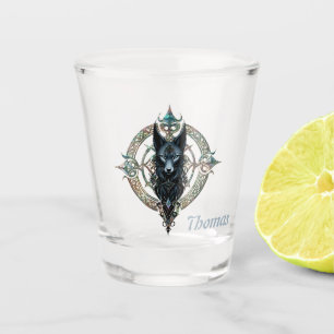 Schwarzer Wolf Kopf mit durchstechenden blauen Aug Schnapsglas