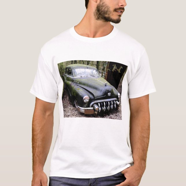 Schwarzes Buick-Auto mit Moos T-Shirt (Vorderseite)