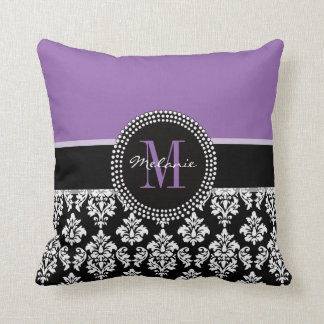Schwarzes Damast-lila Monogramm-personalisiertes Kissen