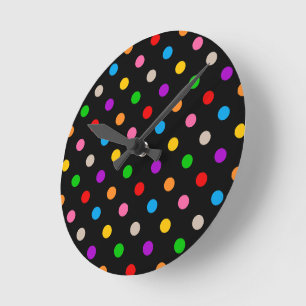 Schwarzes farbenfrohes Regenbogen-Punkte-Design Runde Wanduhr