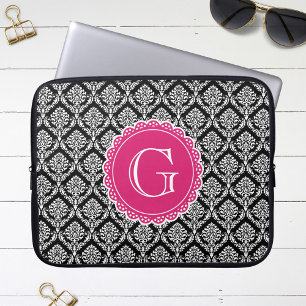 Schwarzes Floral Damask Muster Hot Pink Monogramm Laptopschutzhülle