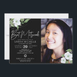 Schwarzes Foto Bat Mitzvah Silver Floral Wasserfar Einladung<br><div class="desc">Seien Sie stolz, freuen Sie sich und präsentieren Sie diesen Meilenstein Ihres Lieblings-Bat Mitzvah mit dieser raffinierten, personalisierten Foto-Einladung! Ein schick, atemberaubend, weiß und Imitate silberne Glitzer florale Aquarell, Imitate Silber-Folie Schrift Typografie und weiße Sans Serif Typ Overlay ein dramatischen schwarzen Hintergrund auf der links Seite, Ihr personalisiertes Foto auf...</div>
