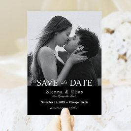 Schwarzes Foto in schmaler Schwarzer Krawatte Save The Date