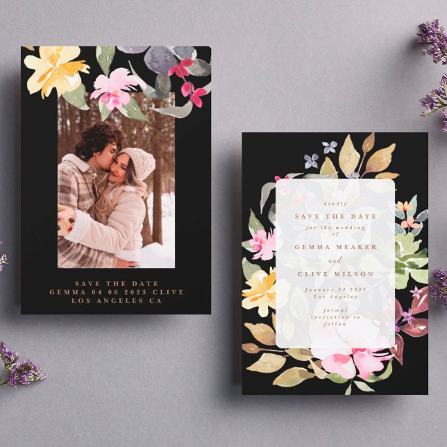 Schwarzes Foto mit großen Blumenrahmen Save The Date (Von Creator hochgeladen)