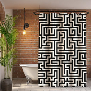 Schwarzes geometrisches Labyrinthmuster auf weißem Duschvorhang