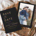 Schwarzes Gold Save the Date Foto Minimalistisch E<br><div class="desc">Schwarze und goldene Hochzeit Speichern Sie die Datumskarten,  die ein Foto auf der Vorderseite haben. Die Save the Date-Karten enthalten eine moderne,  handgeschriebene,  kursive Schriftzeichen-Typografie,  die elegant,  einfach und modern nach einem einfachen Hochzeitstag-Fest zu verwenden sind.</div>