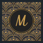 Schwarzes Gold Scallop Muster Art Deco Monogramm Künstlicher Leinwanddruck<br><div class="desc">Das elegante Schwarz-Gold-Scallop-Muster Art Deco Monogram Canvas Print besticht durch ein modernes Design,  das elegant für Ihre Wand oder als Geschenk aussieht. Sehr schön,  um die Dekoration zu ergänzen. Personalisiere es.</div>