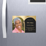 Schwarzes goldenes Foto Magneteinladung<br><div class="desc">Fügen Sie Ihr eigenes Foto in vertikaler Größe hinzu. Ein bogenförmiger Rahmen aus Foto. Schwarz und Imitat goldene Hintergrundfarbe. Personalisieren und fügen Sie einen Namen und Party-Details hinzu.</div>