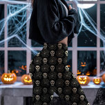 Schwarzes Halloween Skull und Spiderweb Muster Leggings<br><div class="desc">Mit den Leggings Halloween Skull und Spiderweb kannst du deinen sprichwörtlichen Stil erleben. Diese Leggings mit ihren Skullen und ihren aufwändigen Spinnennetzdesigns auf schwarzem Hintergrund sind ideal für Halloween-Partys oder für die tägliche Gestaltung mit einer unheimlichen Touch. Komfortabel und dehnbar, bieten sie ein stilvolles und dennoch unheimliches Aussehen für jeden...</div>