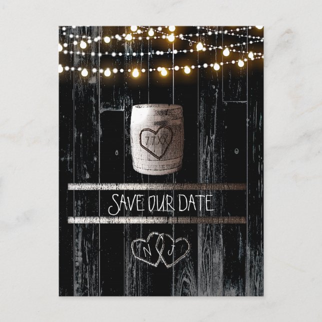 Schwarzes Holz String Lights Barrel Save the Date Ankündigungspostkarte (Vorderseite)