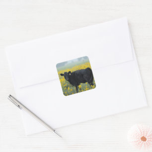 Schwarzes Kalb auf einem Feld mit Sonnenblumen Quadratischer Aufkleber