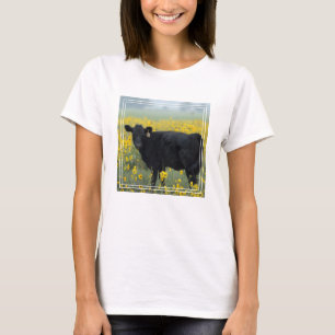 Schwarzes Kalb auf einem Feld mit Sonnenblumen T-Shirt
