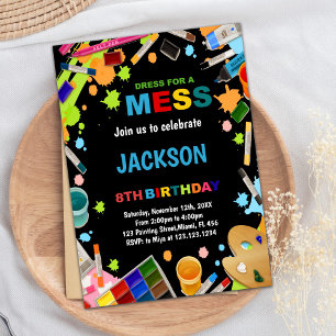 Schwarzes Kleid für Mess Paint Einladungen