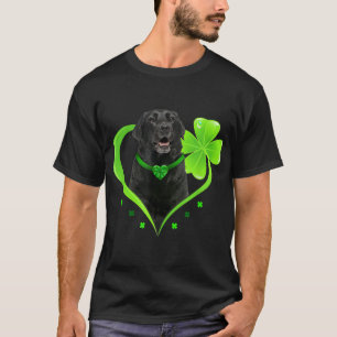 Schwarzes Labor im Kleeblatt Herz St Patricks Day  T-Shirt