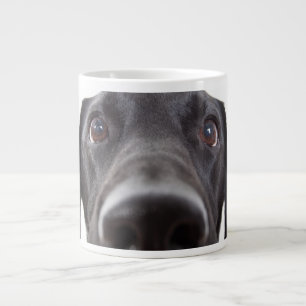 Schwarzes Labrador Closeup-Portrait Jumbo-Tasse