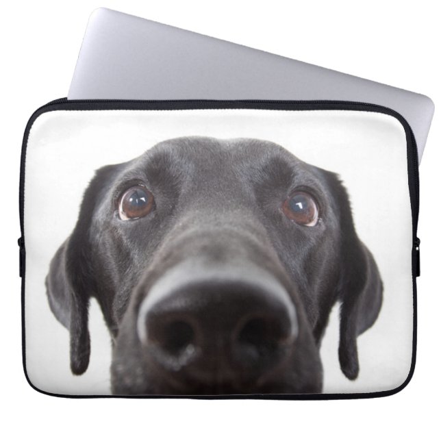 Schwarzes Labrador Closeup-Portrait Laptopschutzhülle (Vorderseite)